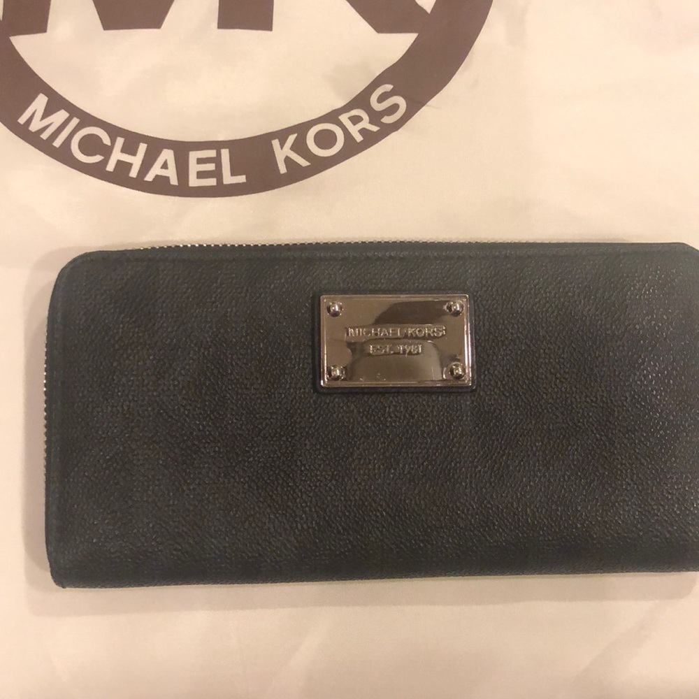 Michael Kors Black ZIP Around Wallet